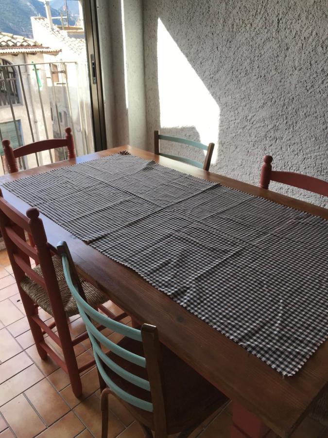 Hostal Casiano Camarasa Dış mekan fotoğraf